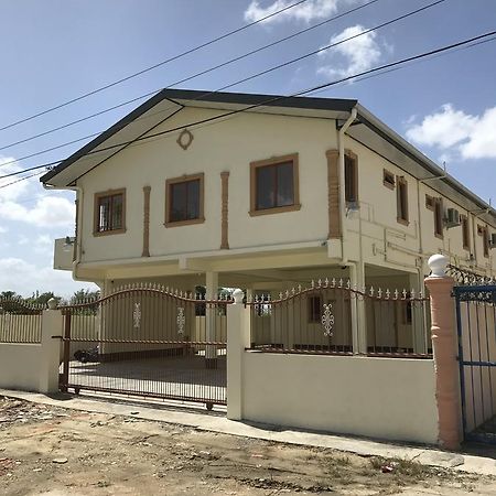 Studio 27 Inn Piarco Kültér fotó