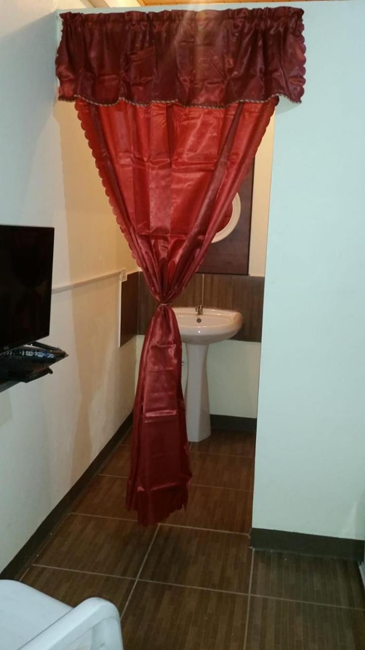 Studio 27 Inn Piarco Kültér fotó
